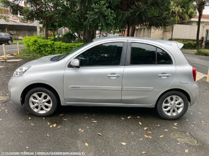 Nissan MARCH SV 1.6 2014/2015